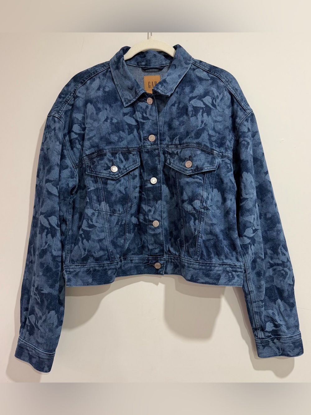 GAP Women's UltraSoft Floral Patterned Denim Jacket